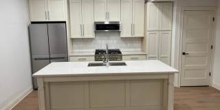 692 N High Street Gallery 9