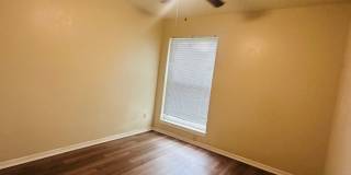 Beautiful Southside 3BR Home | Vaulted Ceilings | Fireplace | Refrigerator Included | Covered Patio Gallery 12