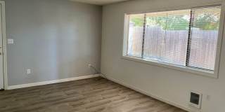 2 Bed 1 Bath Duplex w/ Fenced Yard and Off Street Parking Gallery 10