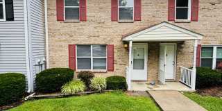 4 Bedroom 2.5 Bath Townhouse Gallery 1