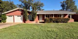 Charming 3 Bedroom Home Gallery 1