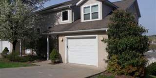 3 bedroom 2.5 bath townhome located in the Windwood Village Gallery 1
