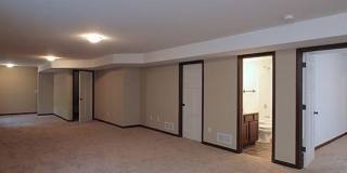 4 Bedroom Home in Mackinaw Village Gallery 7