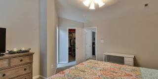 5807 IVY LEAGUE Gallery 22