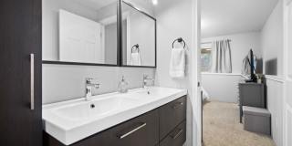 Bright & Comfortable 3 Bedroom Home Gallery 31