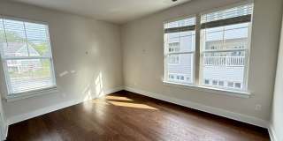 Spacious Modern End-Unit Davidson Townhome - Lake Davidson Access Gallery 16