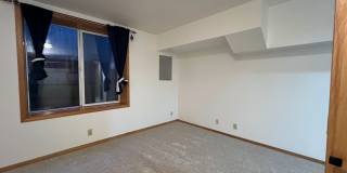Large 6-Bedroom Home with a Fenced Yard, Pet Friendly! Gallery 15