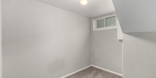 1463 Dahlia St Gallery 22