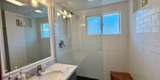 Charming 2 bdrm, 1 bath, + Bonus Room Gallery 15