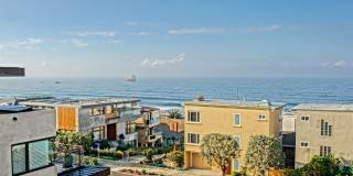 REMODELED, BRIGHT & AIRY, 2-STORY HOME W/ AMAZING PANORAMIC OCEAN VIEWS, 2 LIVING SPACES, 2 LARGE BALCONIES, 2-CAR GARAGE & LARGE BASEMENT! Gallery 14