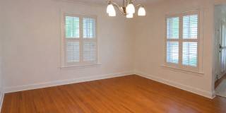 3/2 Duplex Conveniently Situated in an Established Neighborhood! Gallery 15