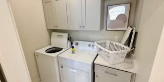 Flexible lease options! Spacious Townhome in Washington Gallery 12