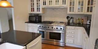 GREAT 5 BED 3.5 BATH IN THE SOUTH END!!! Gallery 4