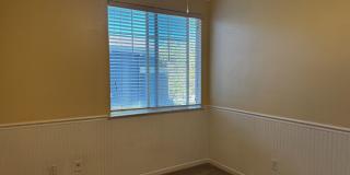 Beautiful and spacious 4 bedroom/ 2.5 bathroom home Gallery 13