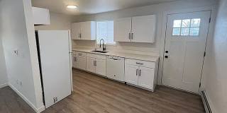 Beautiful 2 Bed Apartment with Reserved Parking Spots Beautiful 2 Bed Apartment with Reserved Parking Spots Gallery 17