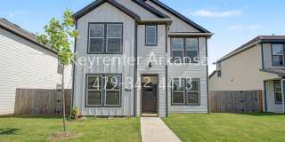 Amazing 3 Bedroom - 3.5 Bathroom in Fayetteville! Gallery 1