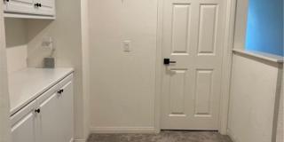 3 Bdrm, 2.5 Ba Townhouse w/2 Car Attached Garage Available For Rent Gallery 8