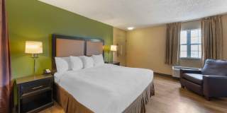 Bakersfield - California Avenue Gallery 8