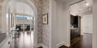 118 E ERIE Street Gallery 5