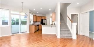 Absolutely Charming 3-Bed 2.5-Bath Home with One Car Garage! Gallery 10