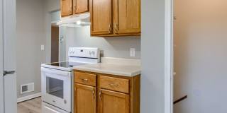 2 Bedroom With Oversized Garage & Prime Location Near 90th & Blondo!! Gallery 12