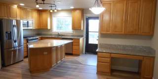 Spacious 3 Bedroom Townhouse. Each Room With It's Own Bathroom! Water/Sewer Paid Gallery 1