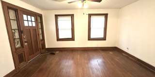 Versatile 2-Bedroom Home with Bonus Room and Spacious Yard Gallery 3