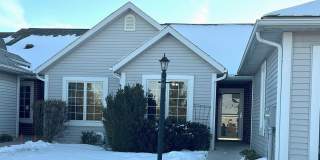 Gorgeous 3-bedroom, 3 full-bath townhouse Gallery 1