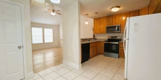 SPACIOUS 3/3 , Open Floor Plan, Vaulted Ceilings, New Paint and New Plank Floors, and W/D! $1500/month Avail Now! Gallery 7