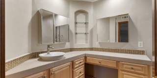 38501 Oaktree Gallery 12