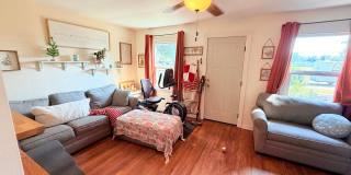 Cozy 2 bed 1 bath home Gallery 1