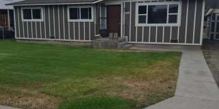 3 Bed, 2 bath house with  carport Gallery 1