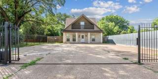 1006 Oakwood Dr Gallery 1