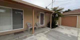Campbell Charmer- 2 Bedroom 1 Bath Duplex with Garage Gallery 1
