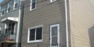 2 Bedroom, 1 Bath Townhome in trendy Bloomfield.  Convenient! Gallery 17