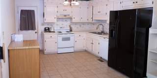 Available 3/2 house in Green Acres! Gallery 1