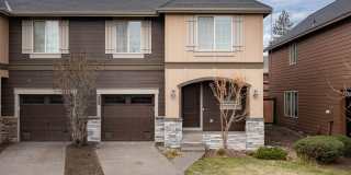 2 story townhome close to trails! Gallery 1