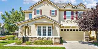 ADORABLE 4 BED/2.5 BATH TOWNHOME WITH CORNER LOT AND LARGE FENCED REAR YARD WITH PATIO Gallery 1