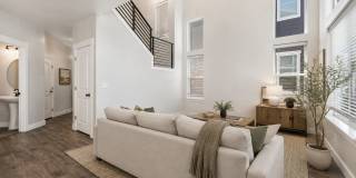Bright End-Unit Townhome in Lehi - Pet friendly. Gallery 1