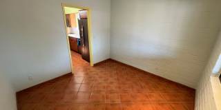 East- 3 bedroom/ 2 bathroom home with sparkling pool! Gallery 29