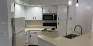 3330 Pinewalk Dr N 3330 Pinewalk Dr N Gallery 1