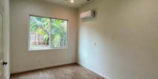 MOVE-IN READY! House w/full guest unit; near to Ventura Blvd! Gallery 26