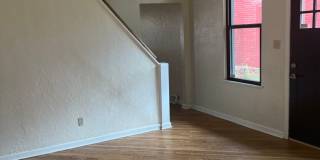 2206 Sarah Street Gallery 7