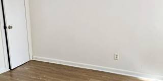 LARGE! NEWLY REMODELED 4 BEDROOM HOME 4 A STEAL!!! Gallery 8