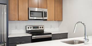 Graduate Pointe Gallery 102