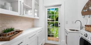 2575 Pine Tree Dr Gallery 6