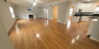 Stunning 4 Bedroom, 2.5 Bath Home Just 3 Blocks to Chesapeake Bay Gallery 6
