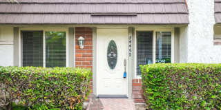 Bright Single-Story End-Unit Townhouse in Westminster! Gallery 1