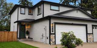 *******  DUPLEX - HUGE YARD  ********* Gallery 1