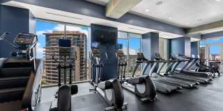 SkyHouse Dallas Apartments Victory Park Gallery 7